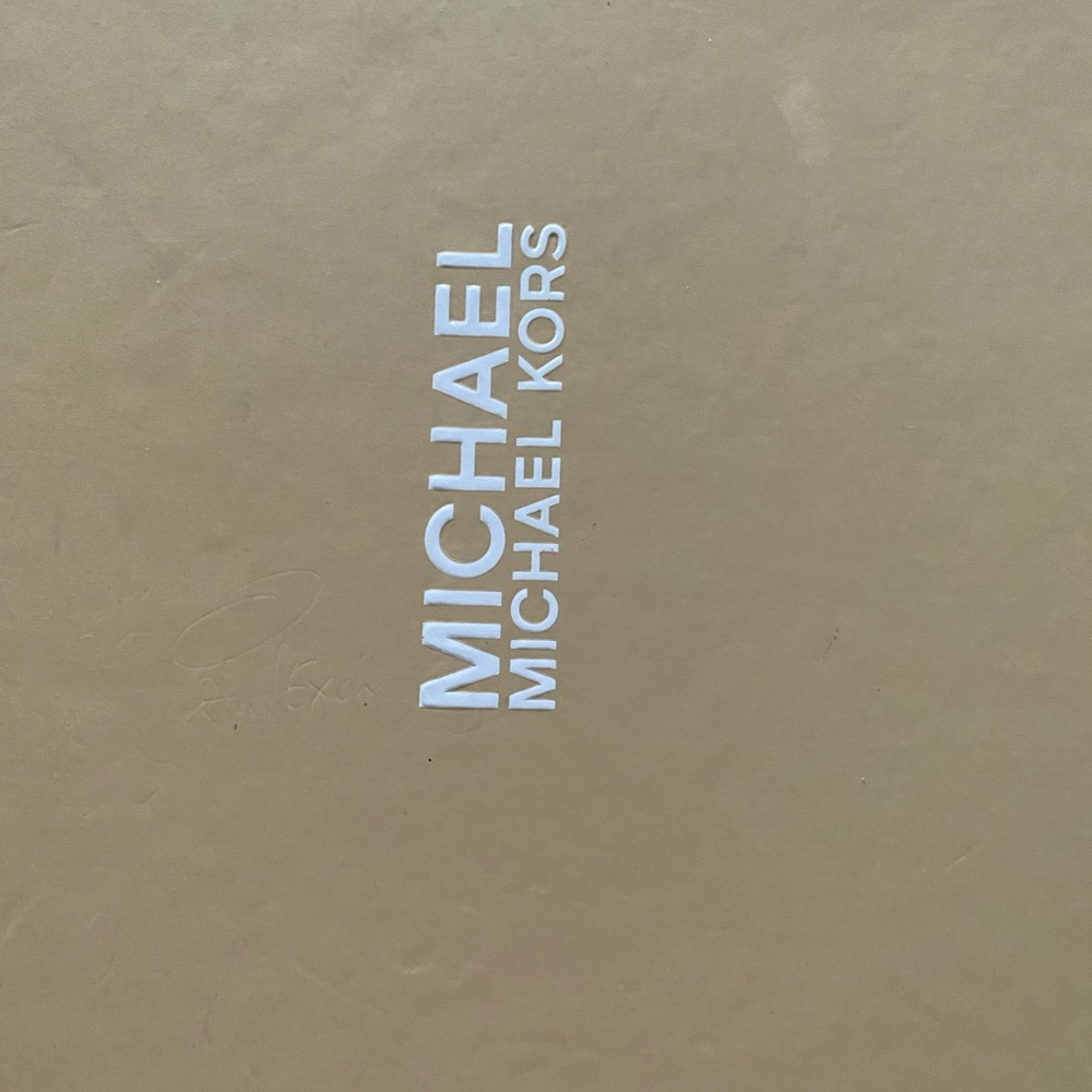 Michael Kors Hamilton Pumps. Like New! Size 8. - Picture 6 of 7